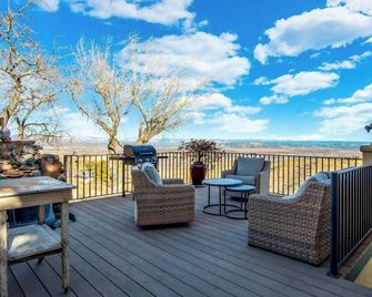 Historic Little Daisy Villa Sleeps 4 Sedona Views - Jerome - Balcón
