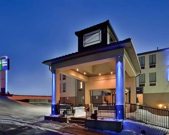 Holiday Inn Express Osage Bch - Lake Of The Ozarks By IHG - Osage Beach - Bygning