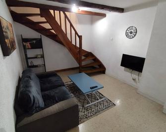 Quiet T2 apartment in Provencal village - Cassis - Soggiorno