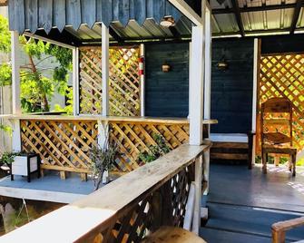 Charming 2-bedroom apartment in enchanting Punta Rucia with AC, WiFi - Villa Isabela - Patio