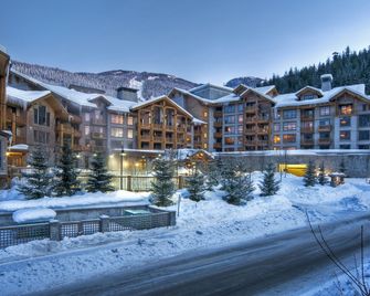 First Tracks Lodge - Whistler - Building