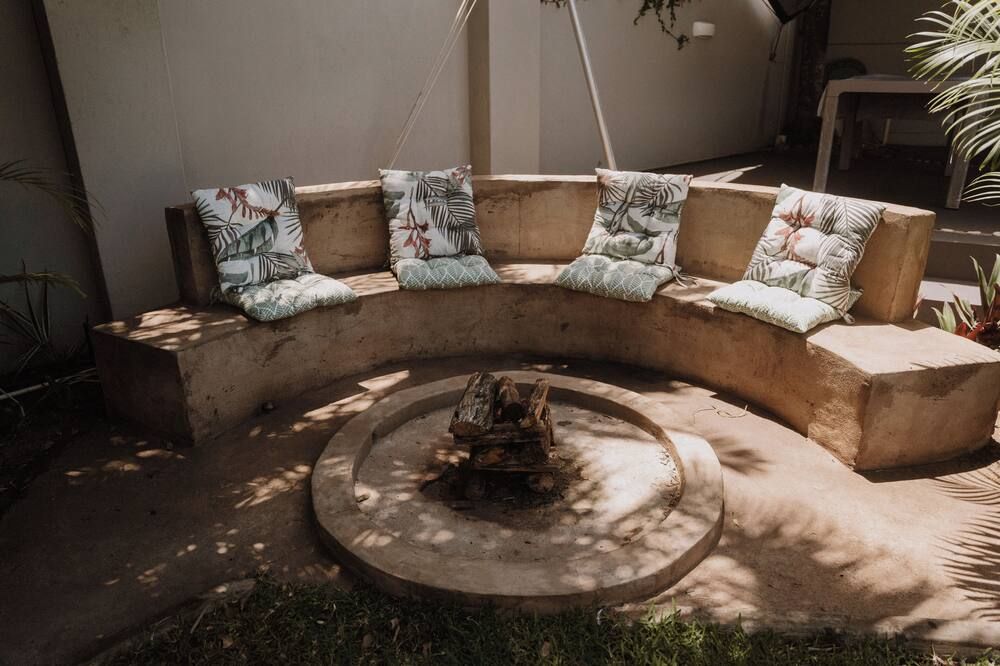 Caza Beach Guesthouse - דורבן - סלון