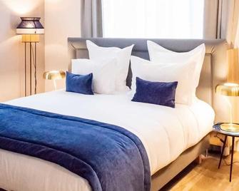 Hotel Des Iris - Auvers-sur-Oise - Bedroom