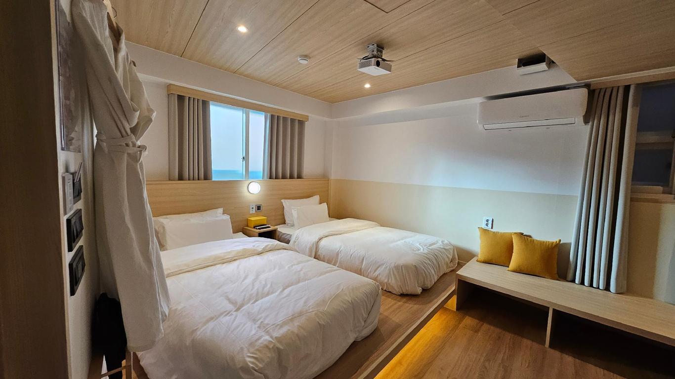 2025 Renovated- Hotel Marguerite