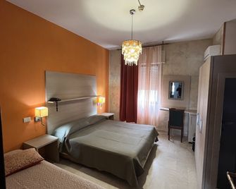 Hotel L'Approdo - ברינדיסי - חדר שינה