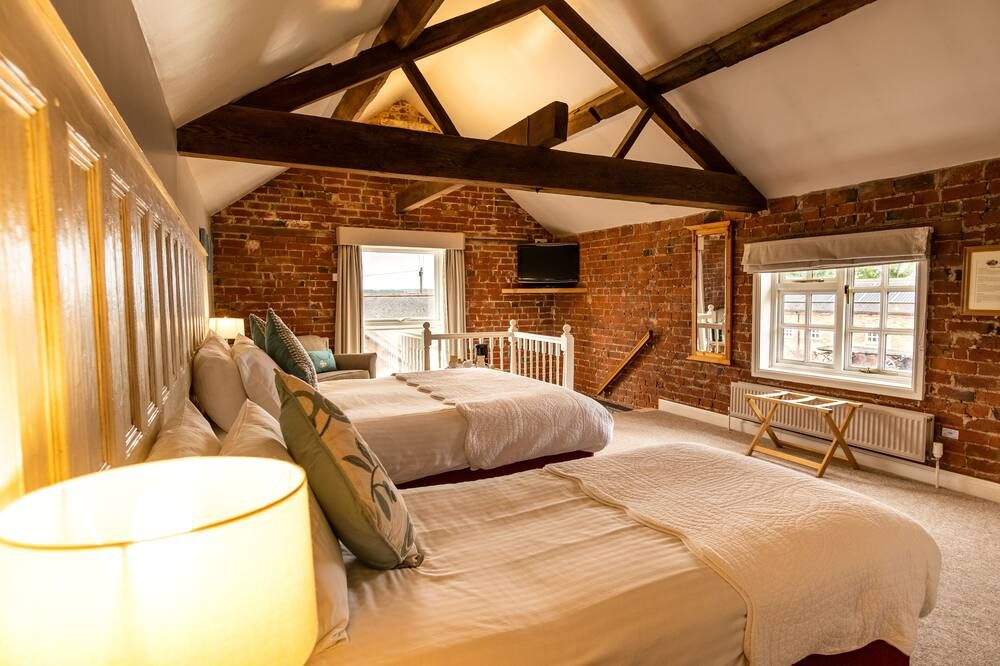 Donington Park Farmhouse Hotel - Derby - Phòng ngủ