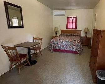 Sierra Pelona Motel - Santa Clarita