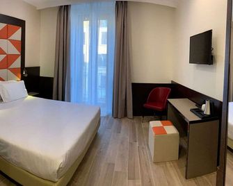 Jr Hotels Bocconi Milano - ميلان - غرفة نوم