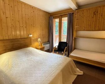 Residence Peclet Polset B - Close to shops, the Morel chairlift (free) and the bus stop - Les Allues - Bedroom