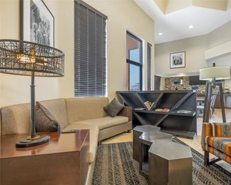 Best Western Inn of Chandler - Chandler - Living room