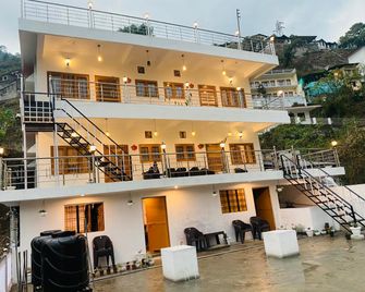 The Lakehouse By Lake & Woods - Bhimtal