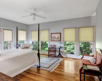 Dramatic Mountain View Within Minutes from Sewanee - Monteagle - Bedroom
