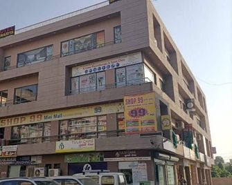 Hotel Sanwariya - Gandhinagar - Building
