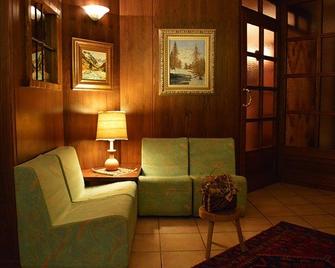 Hotel Petit Giles - Cogne - Stue