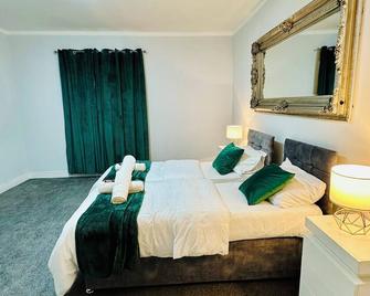 Beautiful and Stylish 2Bed House near City Centre and Pinderfield Hospital - Wakefield