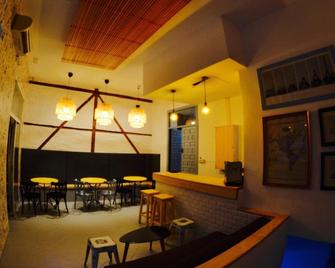 ريزيدنسيا روزاليس - مدريد - مطعم