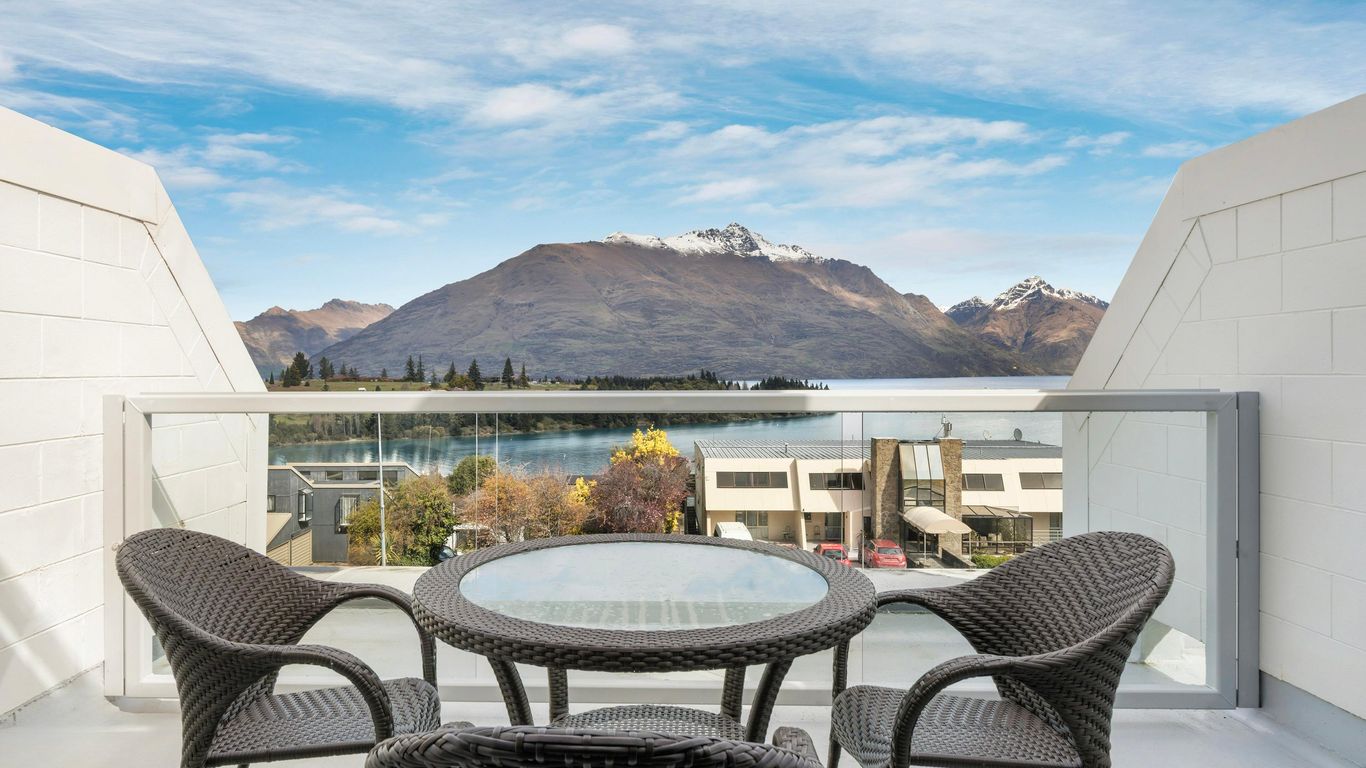 Copthorne Hotel & Apartments Queenstown Lakeview