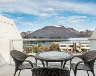 Copthorne Hotel & Apartments Queenstown Lakeview - Queenstown - Balcón