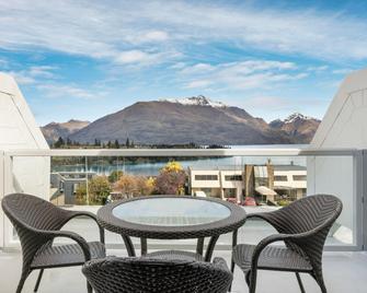Copthorne Hotel & Apartments Queenstown Lakeview - קווינסטאון - מרפסת