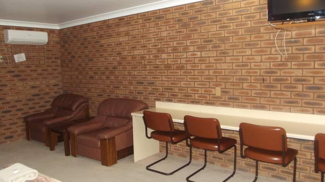 كوبار تاون آند كانتري موتور إن