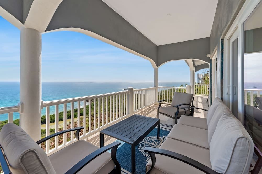 Sleeps 9 - Generator - Central Location - Pool! - سانت ثوماس (فيرجين أيلاندس, ا.س) - شرفة