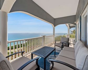 Sleeps 9 - Generator - Central Location - Pool! - Saint Thomas Island - Balcony