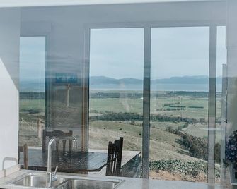 One Tree Hill Wilson prom and Ocean views - Toora - Balcón