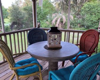 'Lotus Point' Lake House Getaway on Four Rustic Acres - Floral City - Balcón