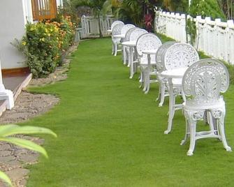 Water Garden Hotel - Belihuloya - Patio