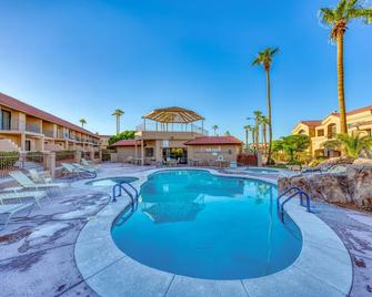Lake View Condo with Pool/Boat Parking! - Lake Havasu City - Pool