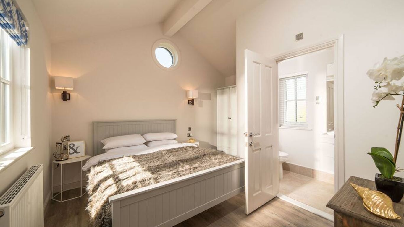 เดอะ เลคส์ รูกลีย์ ฮอลิเดย์ พาร์ค