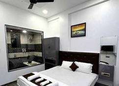 Relax Beach Resort - Alibag - Bedroom