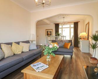 2 Gladstone Avenue - Melton Mowbray - Obývací pokoj