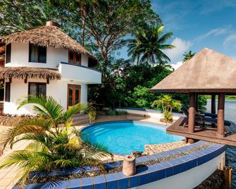 Koro Sun Resort - Savusavu - Uima-allas