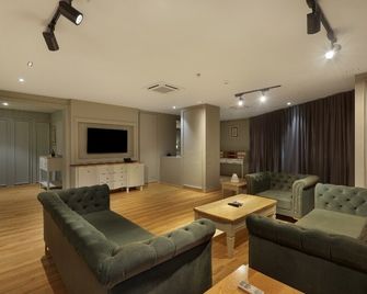 Sunday Hotel Vadodara - Vadodará - Ložnice