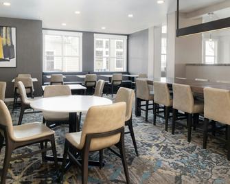 Residence Inn by Marriott Fredericksburg - פרדריקסברג - מסעדה