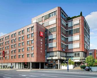 Ibis Ulm City - אולם - בניין