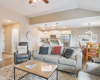Ozark Home Pool Access, Deck and Fenced Yard - Ozark - Sala de estar