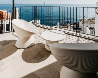 Le Contrade Dimore Pugliesi - מונופולי - מרפסת