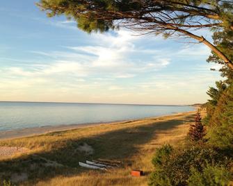 Lake Michigan Beachfront Home - Miles of Beach & Incredible Views - Manistee - Beach