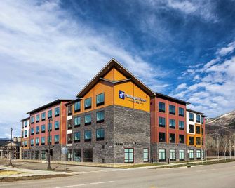 Holiday Inn Express & Suites Steamboat Springs By IHG - Steamboat Springs - Gebouw
