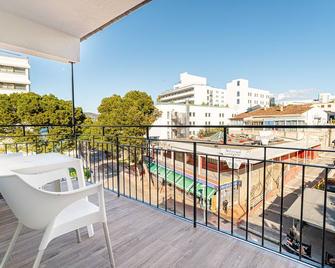 أبارتامنتوس كينزينجتون - بالما نوفا - شرفة