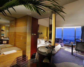 Zhuhai Charming Holiday Hotel - Zhuhai