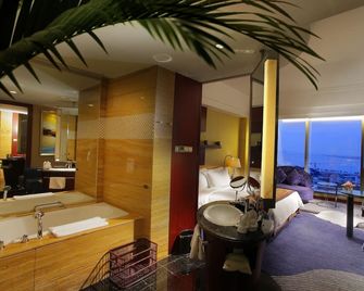 Zhuhai Charming Holiday Hotel - Zhuhai