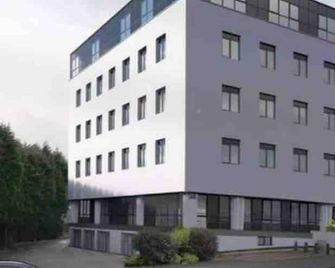 Home Away From Home1 - Brierley Hill - Building