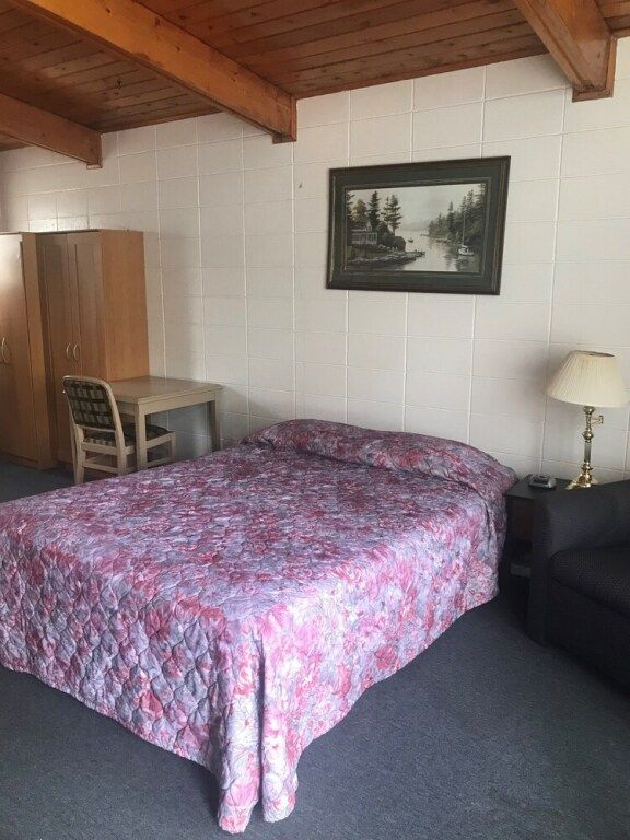 Huron Sands Motel And Restaurant - Providence Bay - חדר שינה