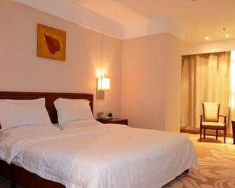 Greentree Inn Dongguan Houjie Wanda Plaza Hotel - Dongguan - Bedroom