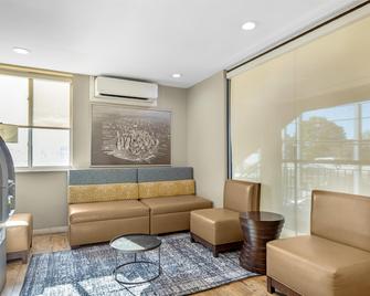 Best Western Jamaica Inn - Queens - Lobby