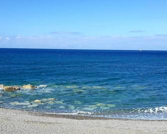 Yachting Club Mare - Gioiosa Marea - Spiaggia