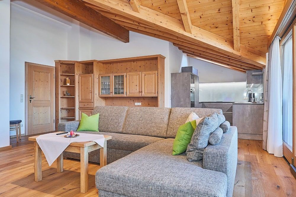 Gästehaus Angerer - Reit im Winkl - Wohnzimmer